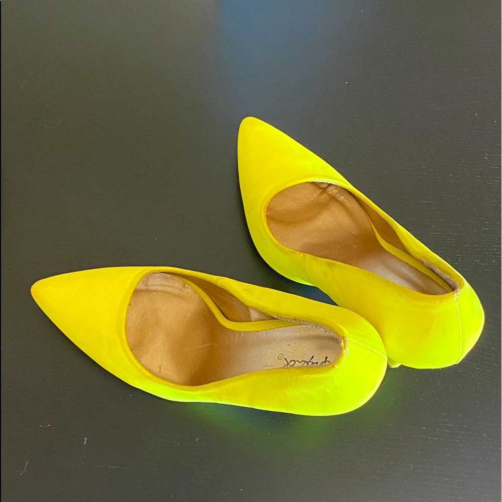 Used Neon Yellow Pointy Heels